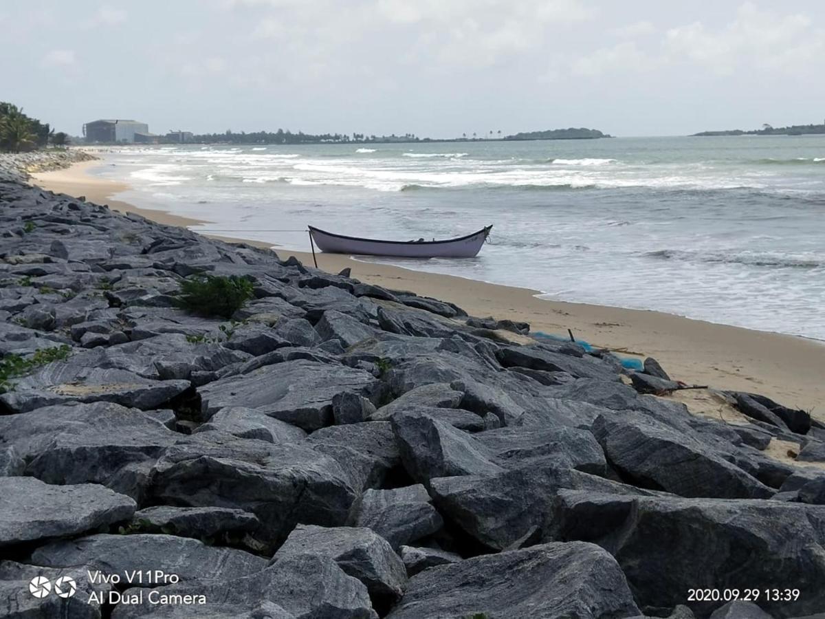 אודופי His Grace Sea View Cottages - Private Beach At Malpe מראה חיצוני תמונה