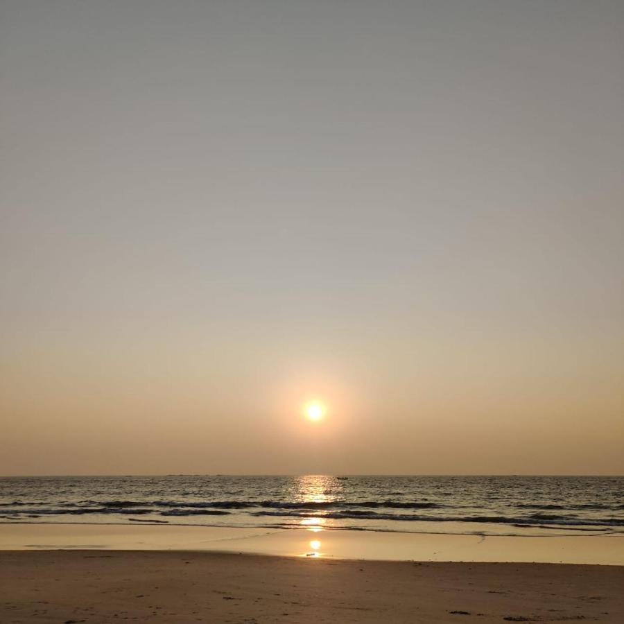 אודופי His Grace Sea View Cottages - Private Beach At Malpe מראה חיצוני תמונה