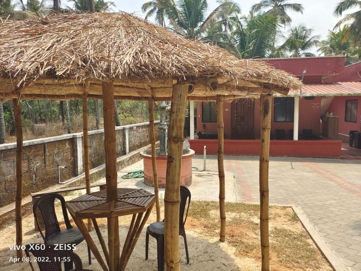 אודופי His Grace Sea View Cottages - Private Beach At Malpe מראה חיצוני תמונה