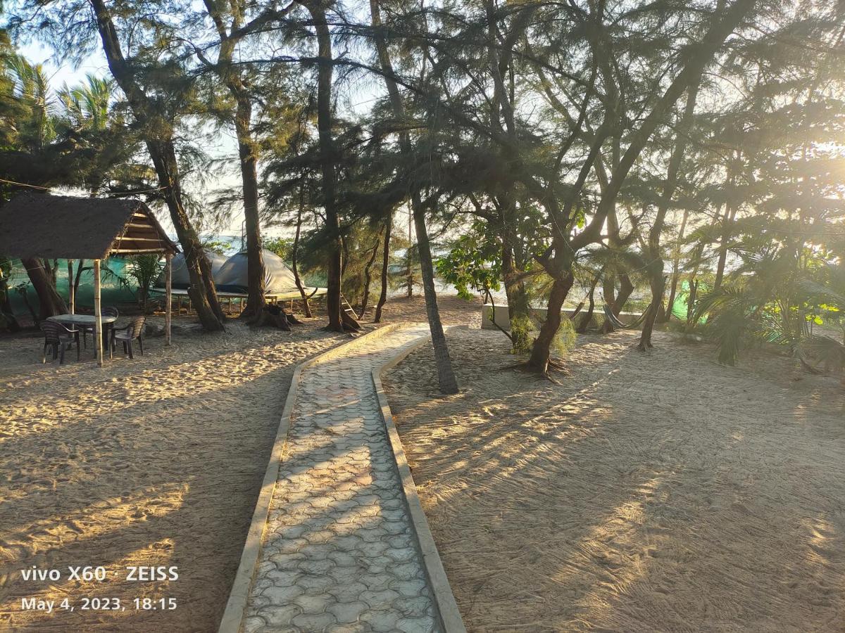 אודופי His Grace Sea View Cottages - Private Beach At Malpe מראה חיצוני תמונה
